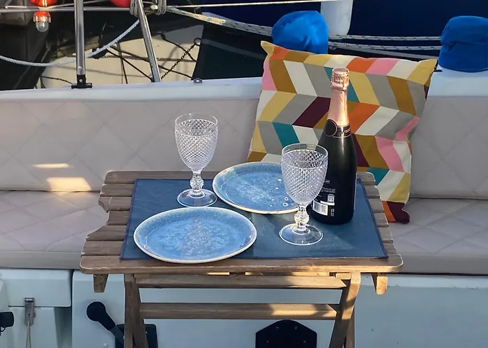 Charming Sailboat * Lisboa