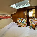 Charming Sailboat 船上ホテル *